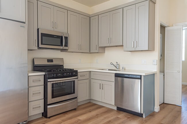 Kitchen - 2nd floor - 16753-16755 1/2 Sherman Way