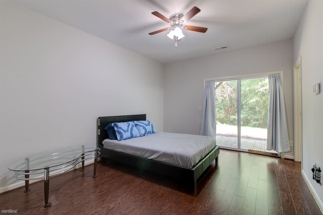 Building Photo - 3 br, 3.5 bath Townhome - 7910 Dukes Dynas...