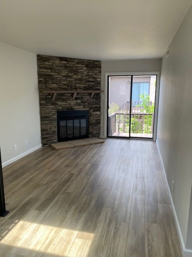 Building Photo - ALL PROSPECTIVE TENANTS MUST SUBMIT A $58 ...