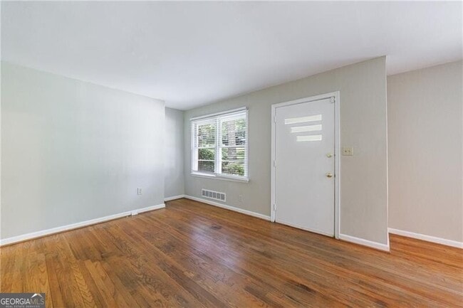 Building Photo - 893 Willivee Dr