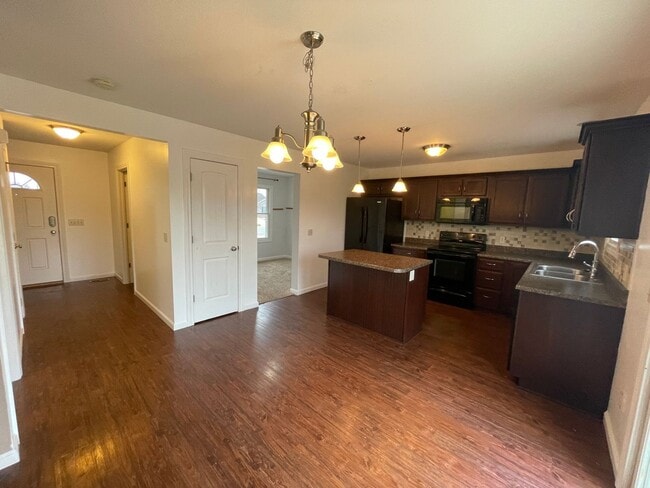 Building Photo - 2727 Stonecrop Road