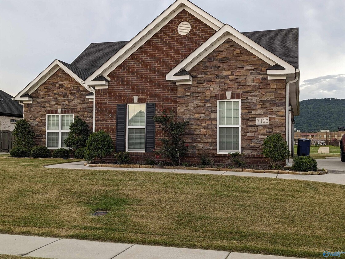 Primary Photo - 7126 Weeping Willow Dr SE