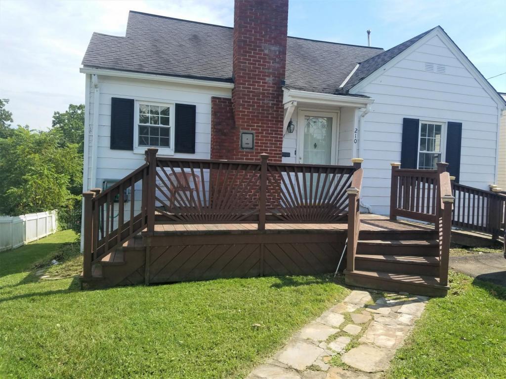 Primary Photo - 210 Westwood Drive