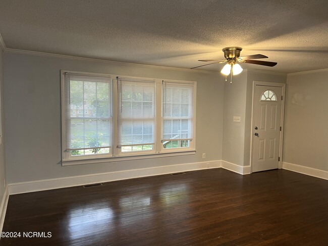 Building Photo - 2503 Madison Cir