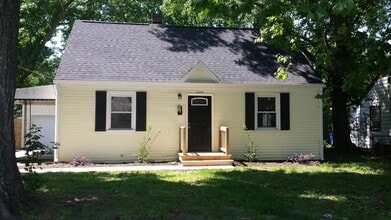 Building Photo - 1363 Sunset Dr