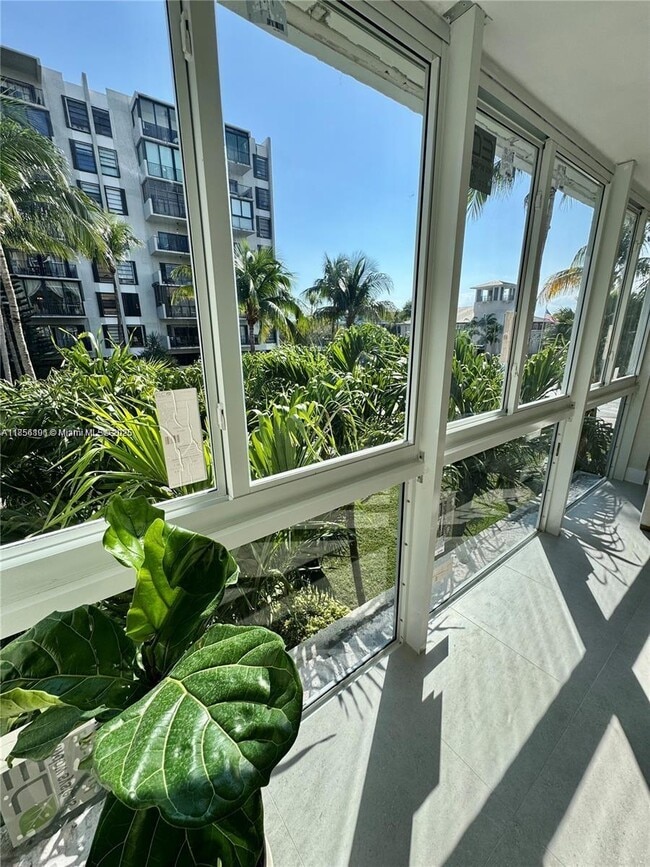 Building Photo - 555 Crandon Blvd