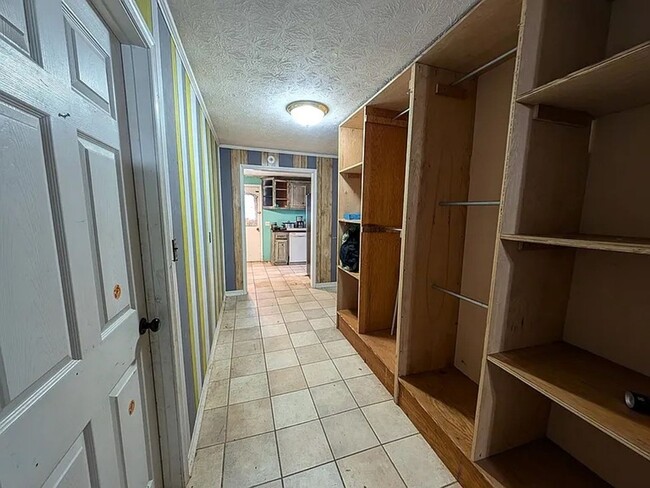 Building Photo - Spacious 4BR House in Jamestown