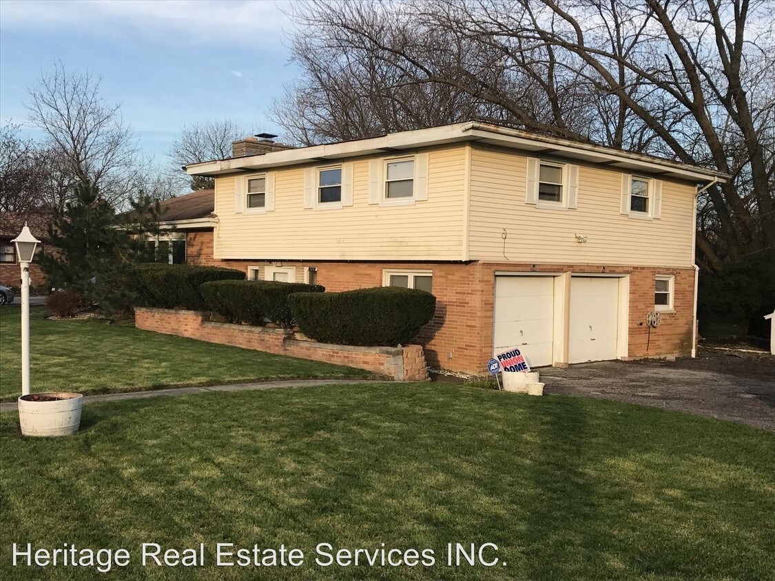 Foto principal - 8031 Massachusetts St
