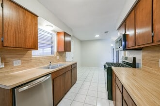Building Photo - 4655 Orange Cir S