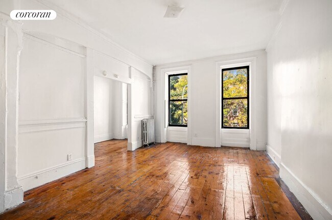 Building Photo - 370 Greene Ave