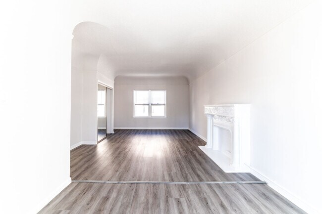 Foto del edificio - 207 N Berendo St