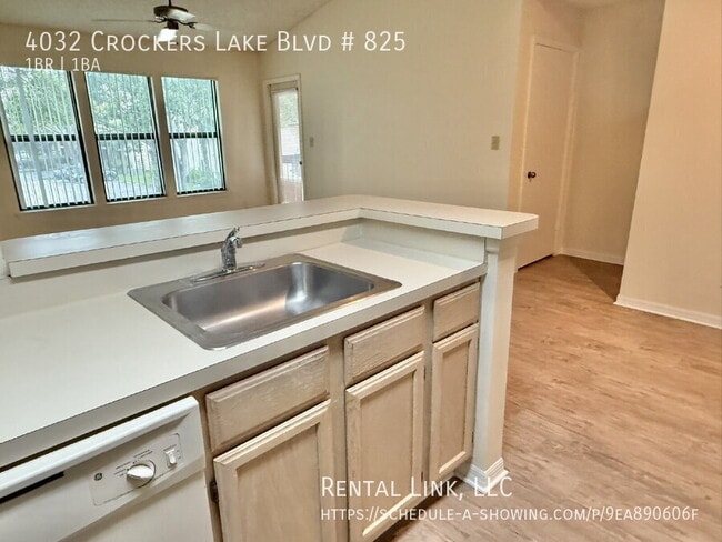 Building Photo - 4032 Crockers Lake Blvd