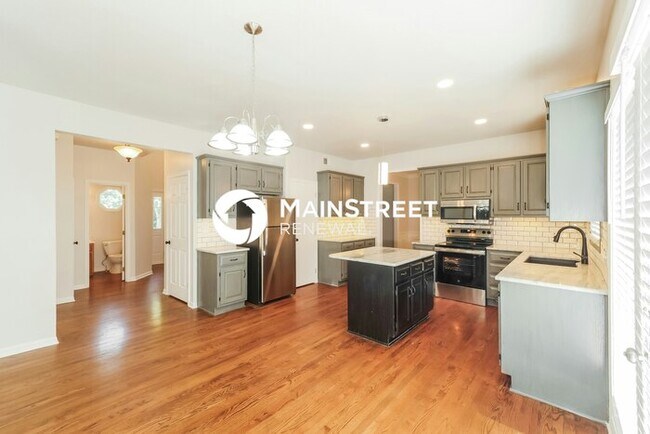 Foto del edificio - 4 Bedroom Pet-Friendly Home in OVERLAND PA...