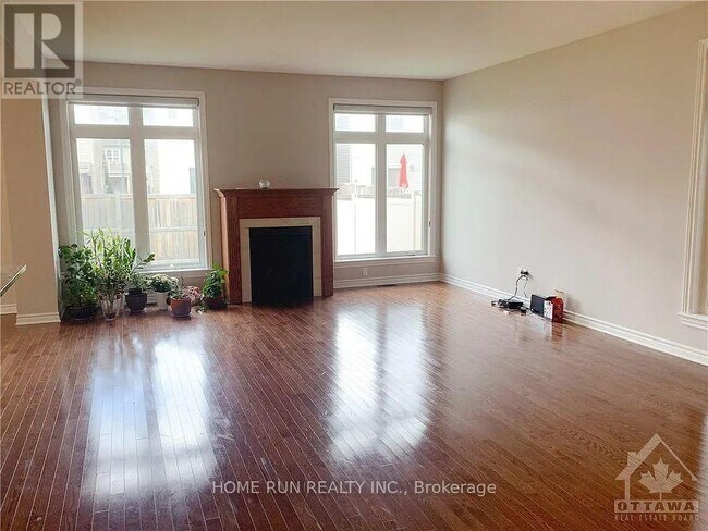Building Photo - 319 Brambling Way