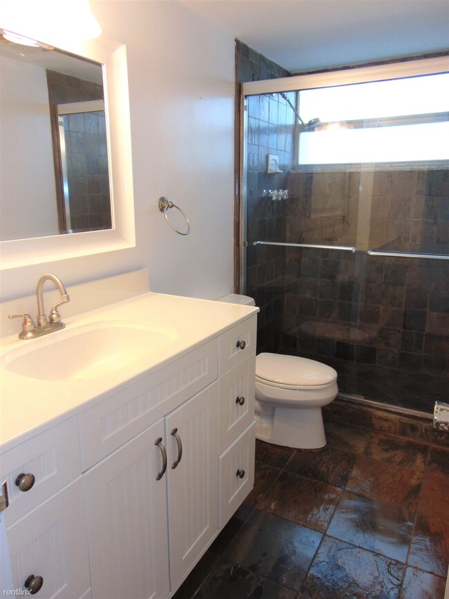 Building Photo - 2 br, 2 bath Condo - Lake Point Condo