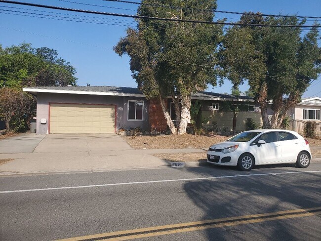 Building Photo - Three Bedroom Home in Lemon Grove