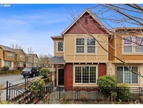 Building Photo - 1607 SW 170th Ave