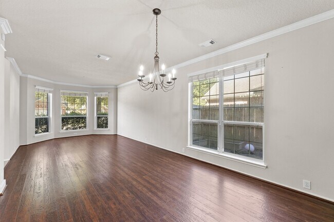 Foto del edificio - 18914 Woodglen Shadows Dr