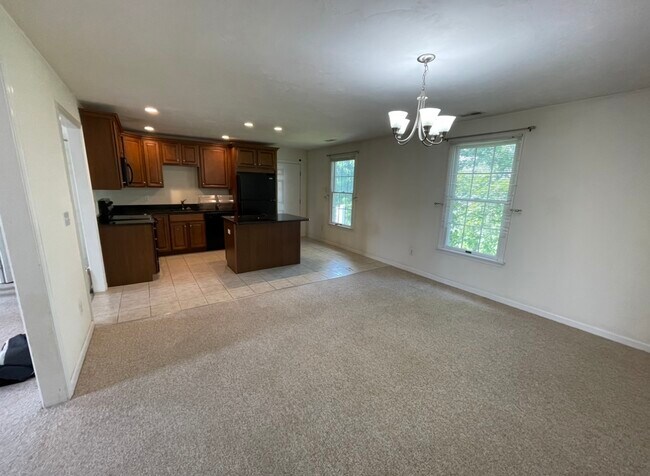 Kitchen - 200 Worcester Ct