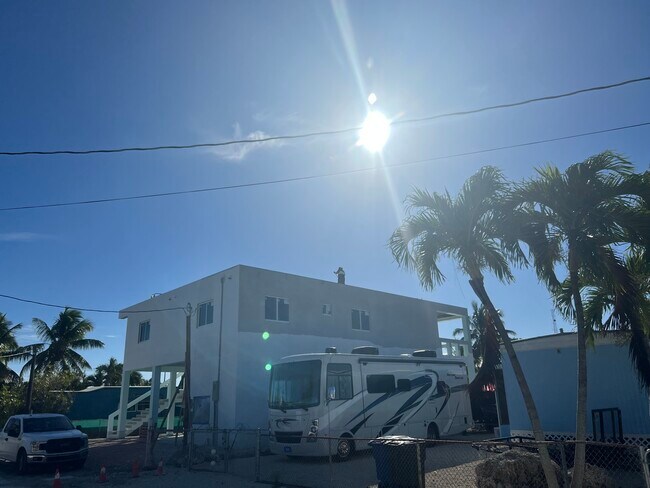 Building Photo - 456 Bahia Honda Rd