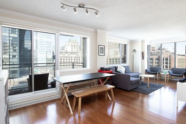 Building Photo - 1200 Rue Saint-Jacques