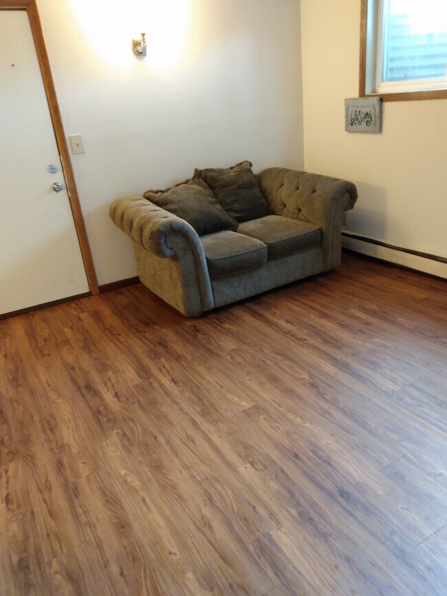 Foto del edificio - 105 E Oak St