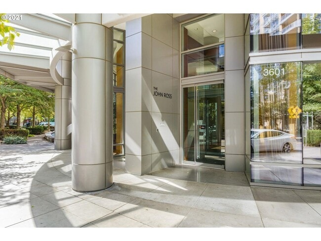 Foto del edificio - All Inclusive Fully Furnished Corner Studio Unit on SW Waterfront Steps to OHSU!