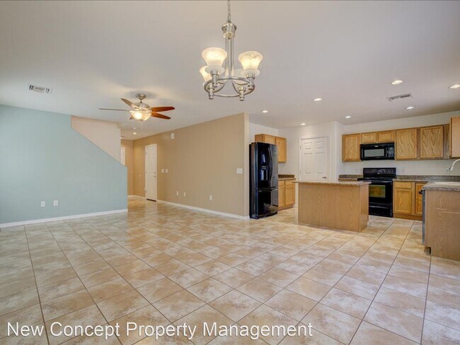 Building Photo - 3 br, 2.5 bath House - 7047 S. Blueeyes Dr.
