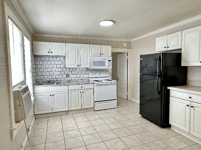 Photo - 724 E Patterson St Apartment