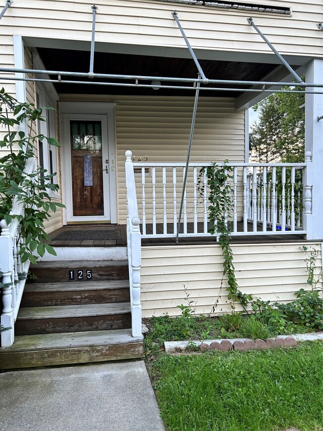 Building Photo - 125 Crary Ave