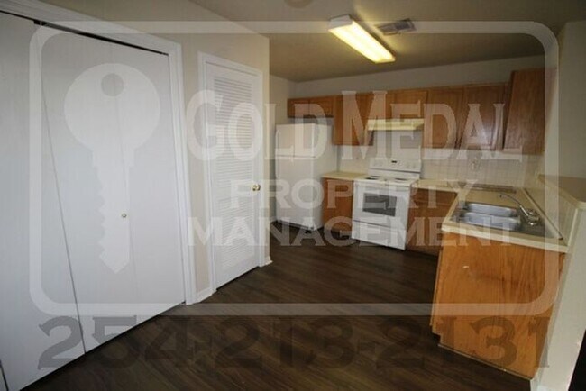 Foto del edificio - 1408 Dugger Cir