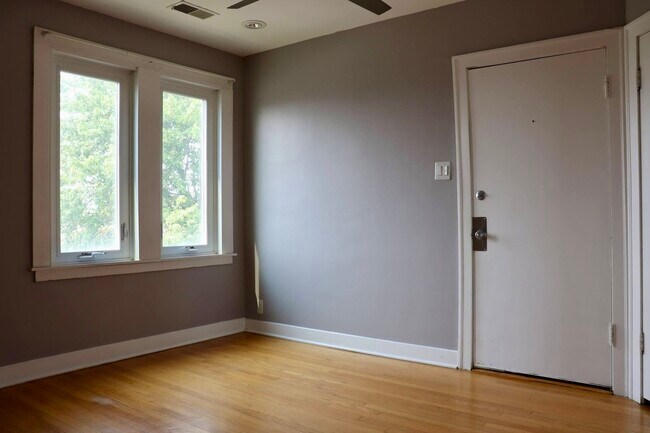 Foto del edificio - 5938 W 64th St