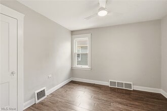 Building Photo - 515 E 143rd St