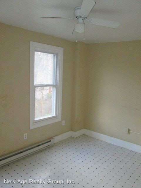 Building Photo - 2160 W Grange Ave