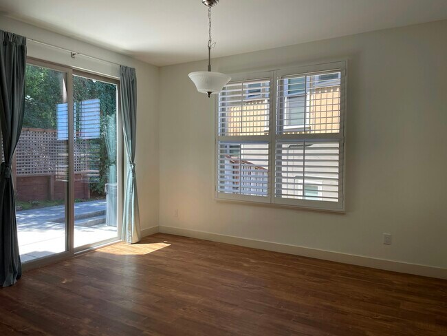 Foto del edificio - 912 Lundy Ln