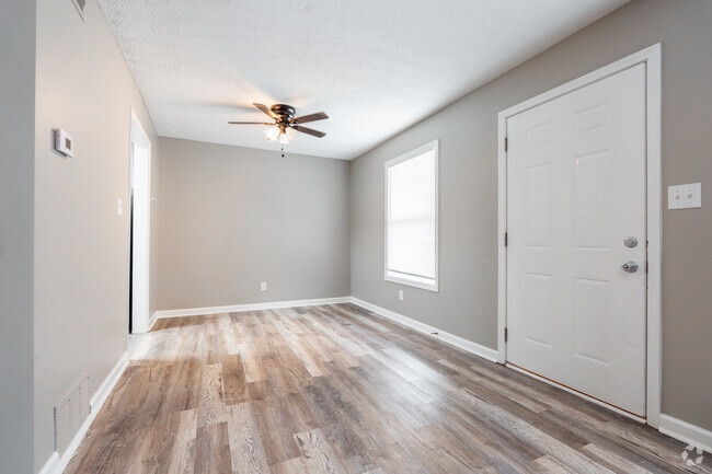 1BR, 1BA - Dining Room and Entrance - Flats of Greentree