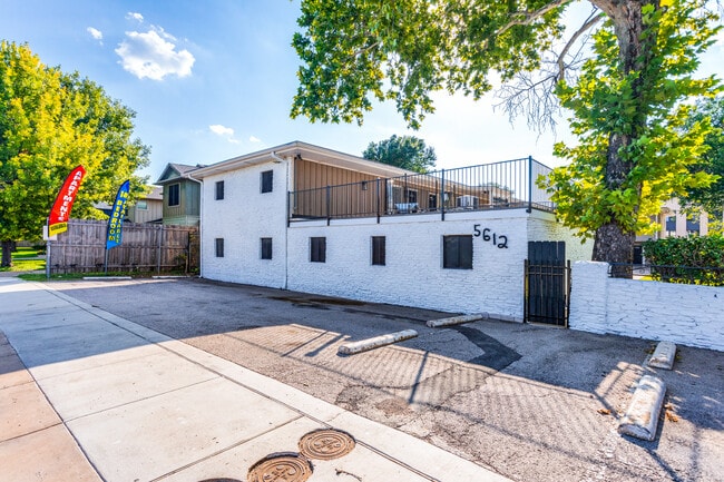 Building Front Parking - 5612 Grover Ave