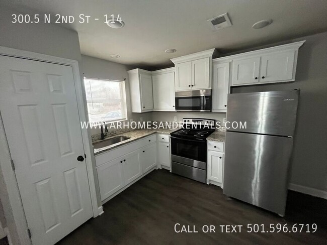 Building Photo - Austin Oaks 300 N 2nd St - Unit 114 - 2 Be...