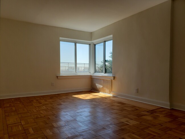 Building Photo - 122-20 Ocean Promenade