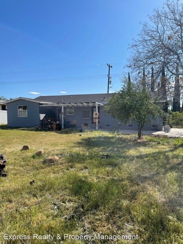 Primary Photo - 2 br, 1 bath House - 853 N. Hargrave St