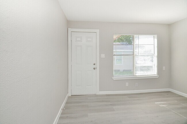 Foto del edificio - 6010 Collingsworth St