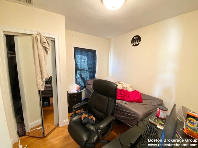 Foto del edificio - 146 Hillside St