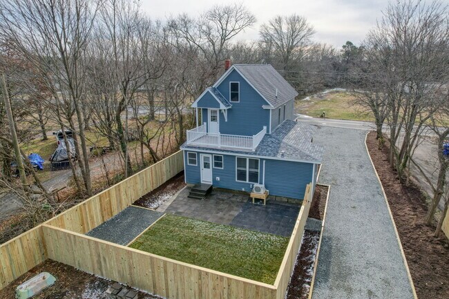 Foto del edificio - 35617 Airport Rd