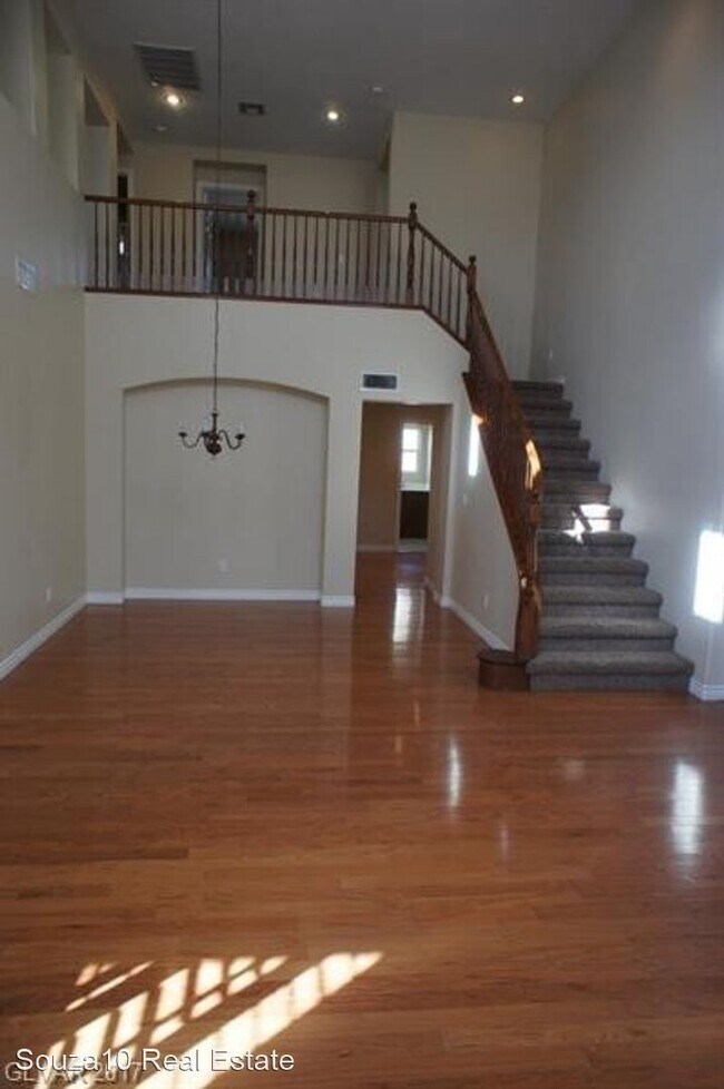 Building Photo - 4 br, 3 bath House - 7726 Golden Peak Ct