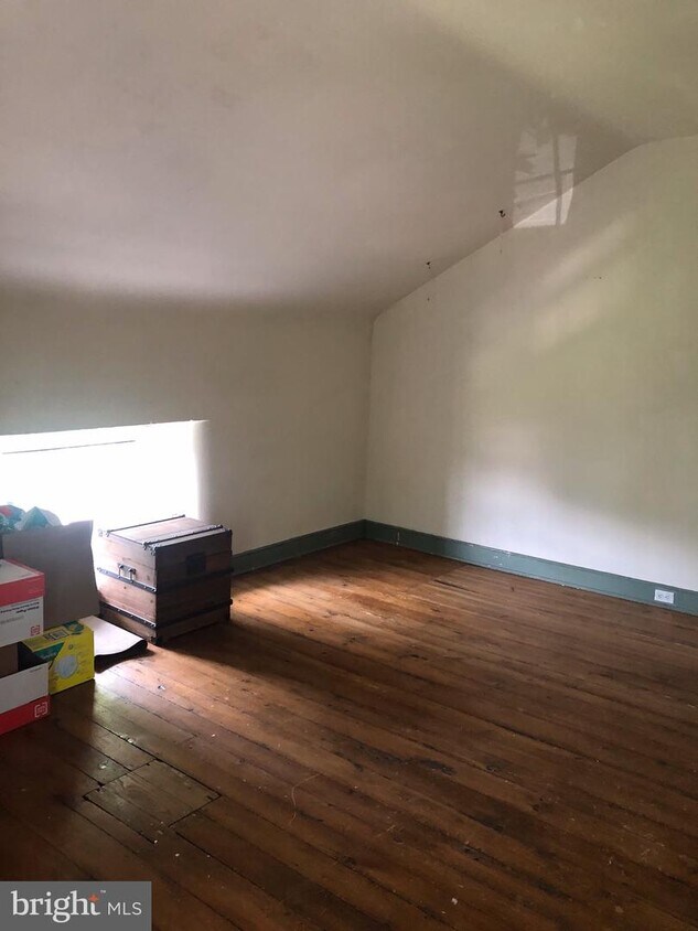 Primary Photo - 1312 Burke Rd
