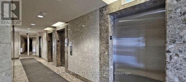 Building Photo - 350-350 Alton Towers Cir