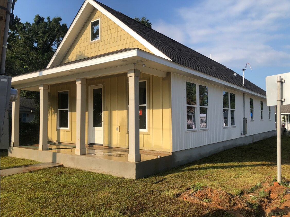 Building Photo - 1723 N Davis Hwy