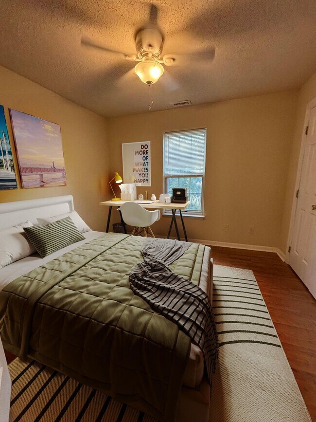 Building Photo - 2BR Condo – Close to UNCW, Wrightsville Be...