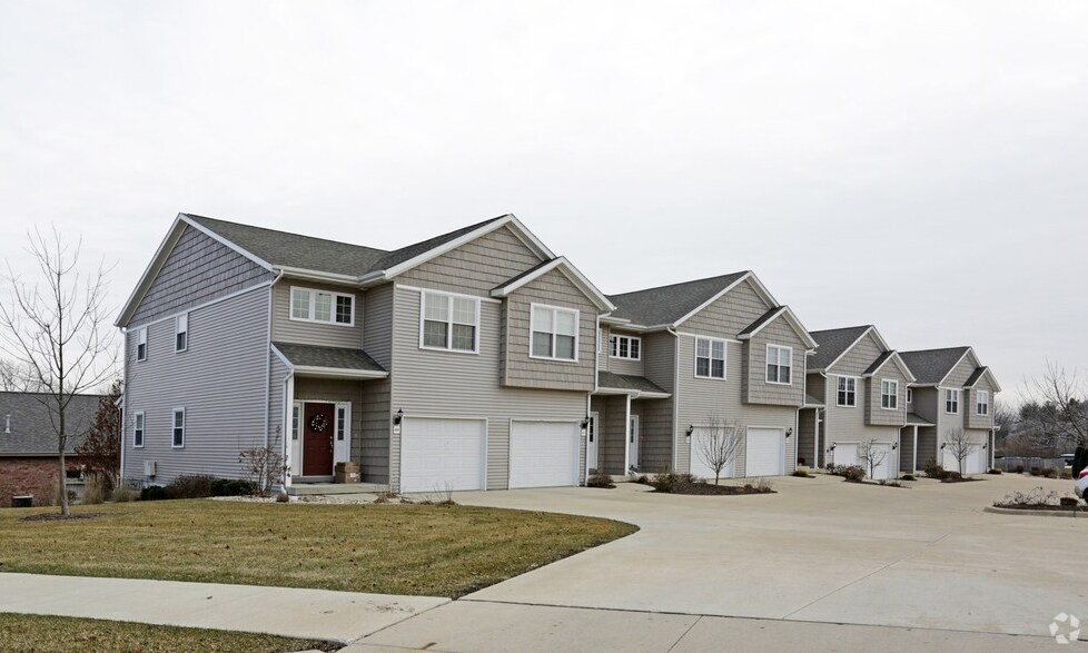 The Villa Apartments Townhomes for Rent Peoria, IL