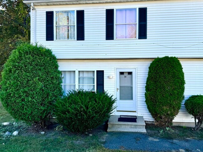Building Photo - 51 Stonewall Ln